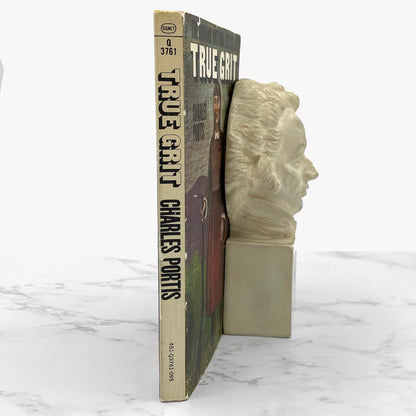 True Grit by Charles Portis [FIRST PAPERBACK PRINTING] 1969 • Signet • Movie Tie-in