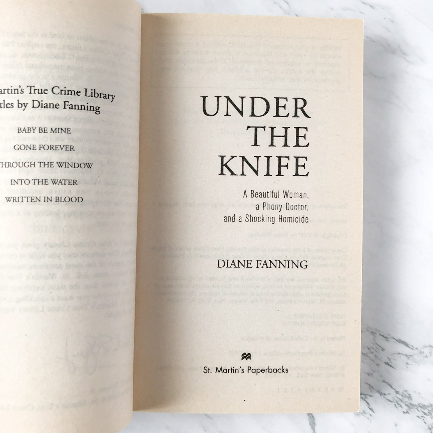 Under the Knife by Diane Fanning [FIRST EDITION PAPERBACK] 2007 • St. Martin's True Crime