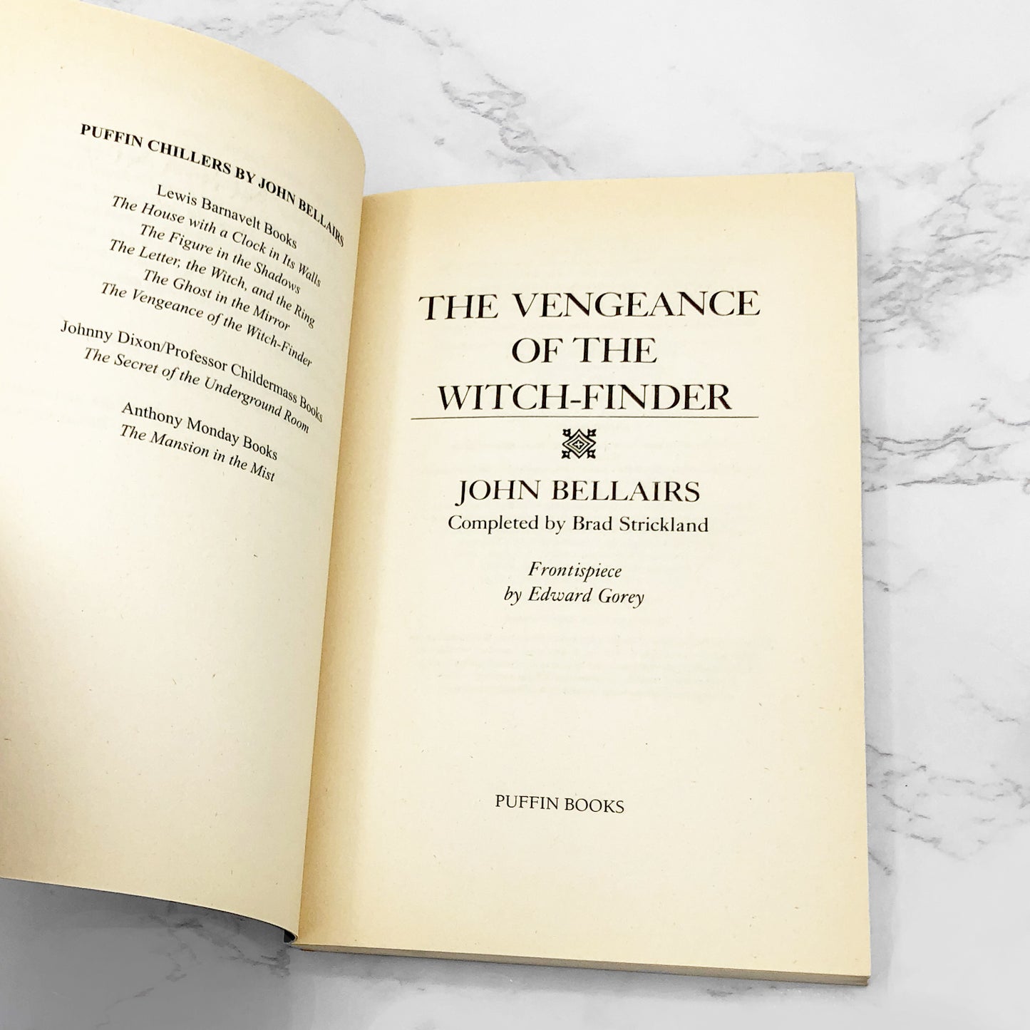 The Vengeance of the Witch-Finder by John Bellairs [FIRST PAPERBACK PRINTING] 1995 • Puffin