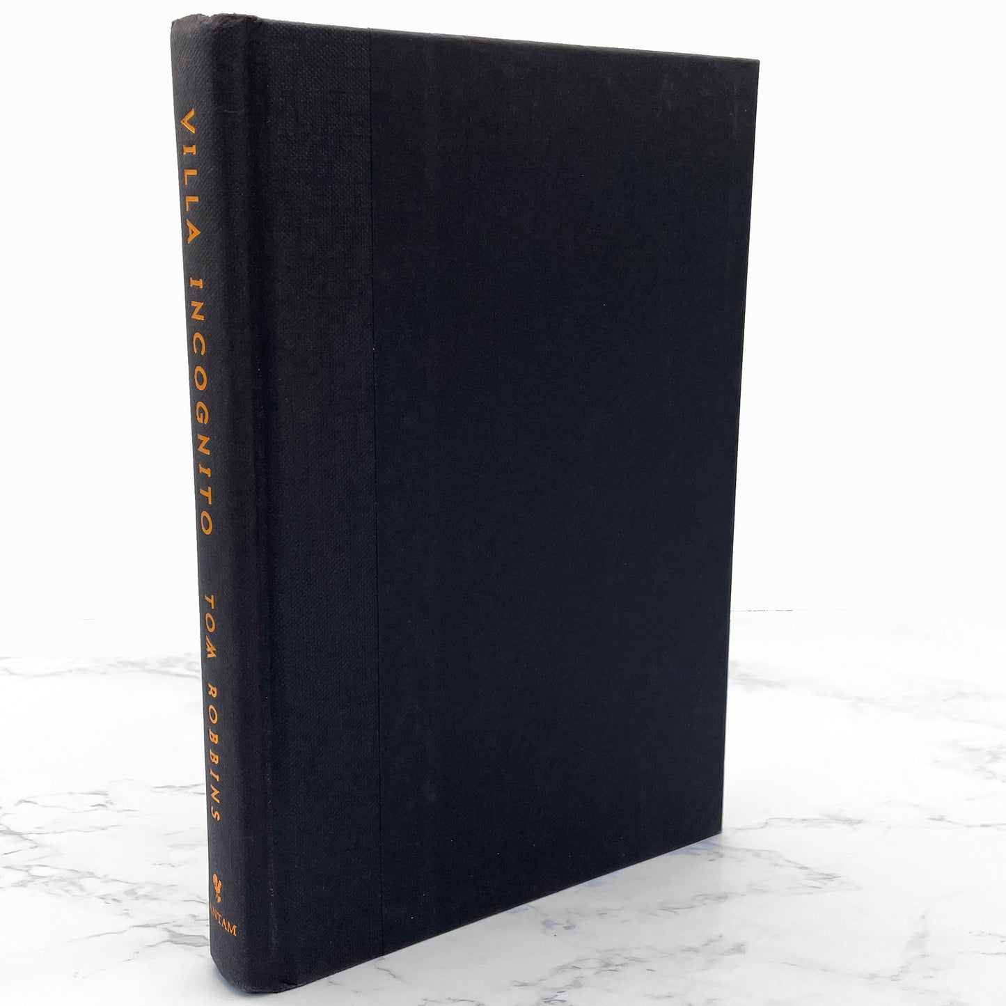 Villa Incognito by Tom Robbins [FIRST EDITION • FIRST PRINTING] 2003 • Bantam