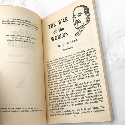 The War of the Worlds by H.G. Wells [1964 PAPERBACK] • Airmont