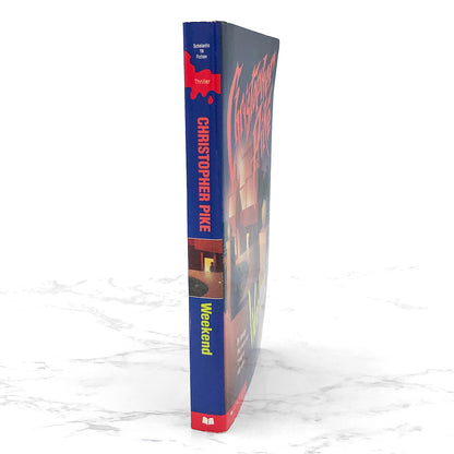 Weekend by Christopher Pike [1986 PAPERBACK] • Point Horror #3