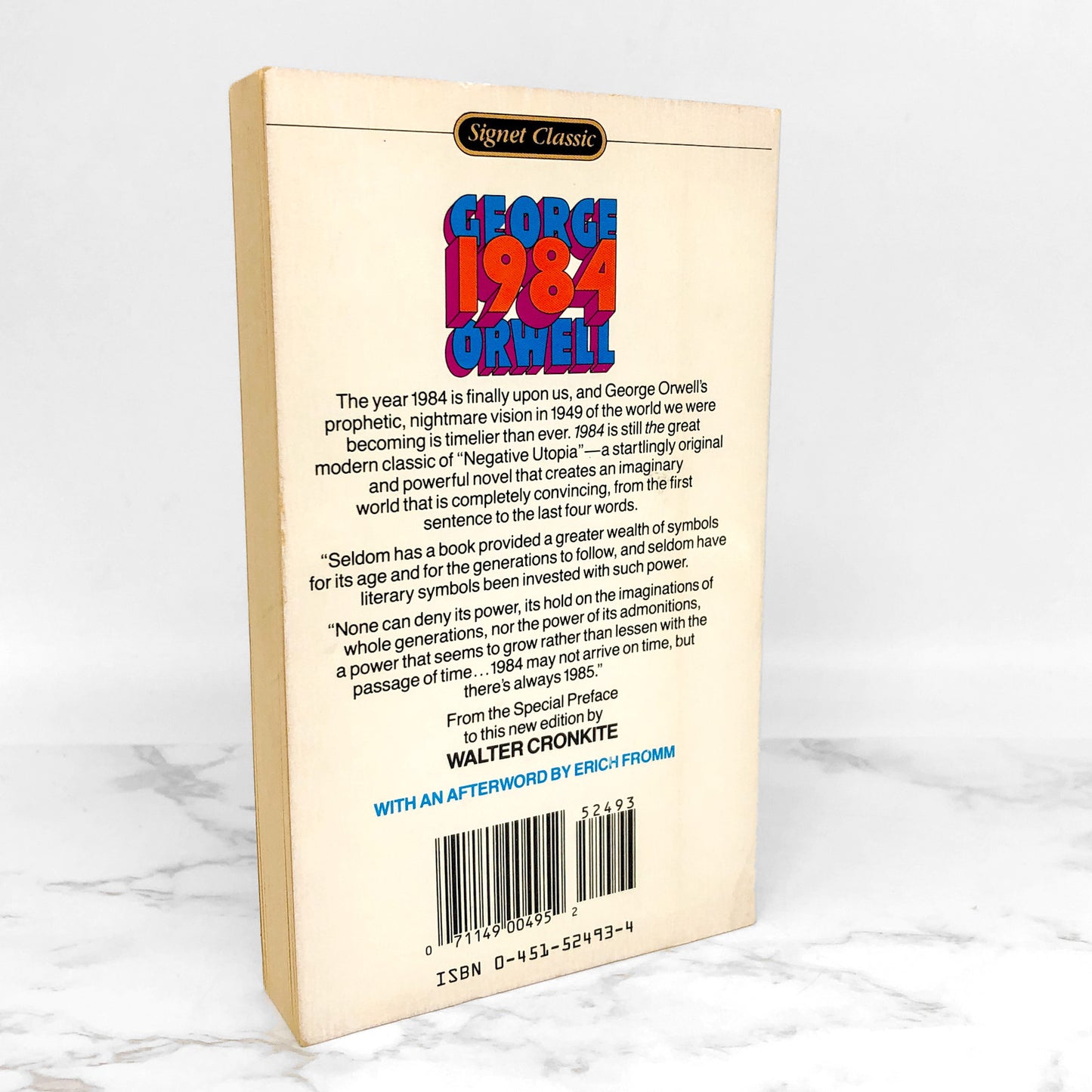 1984 by George Orwell [VINTAGE 1984 PAPERBACK]