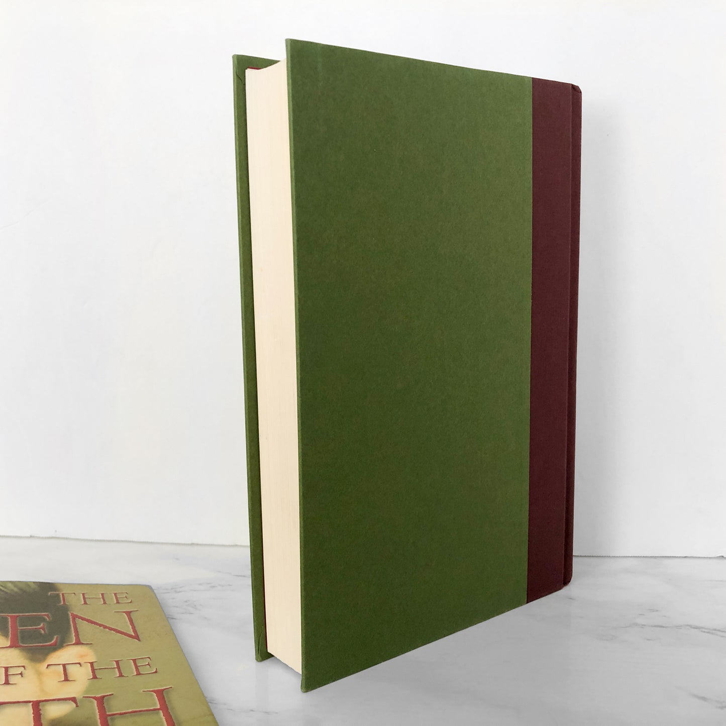 The Queen of the South by Arturo Pérez-Reverte [U.S. FIRST EDITION • FIRST PRINTING] 2004