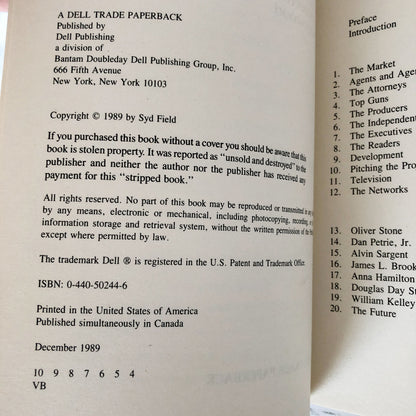Selling a Screenplay: The Screenwriter's Guide to Hollywood by Syd Field [TRADE PAPERBACK / 1989]
