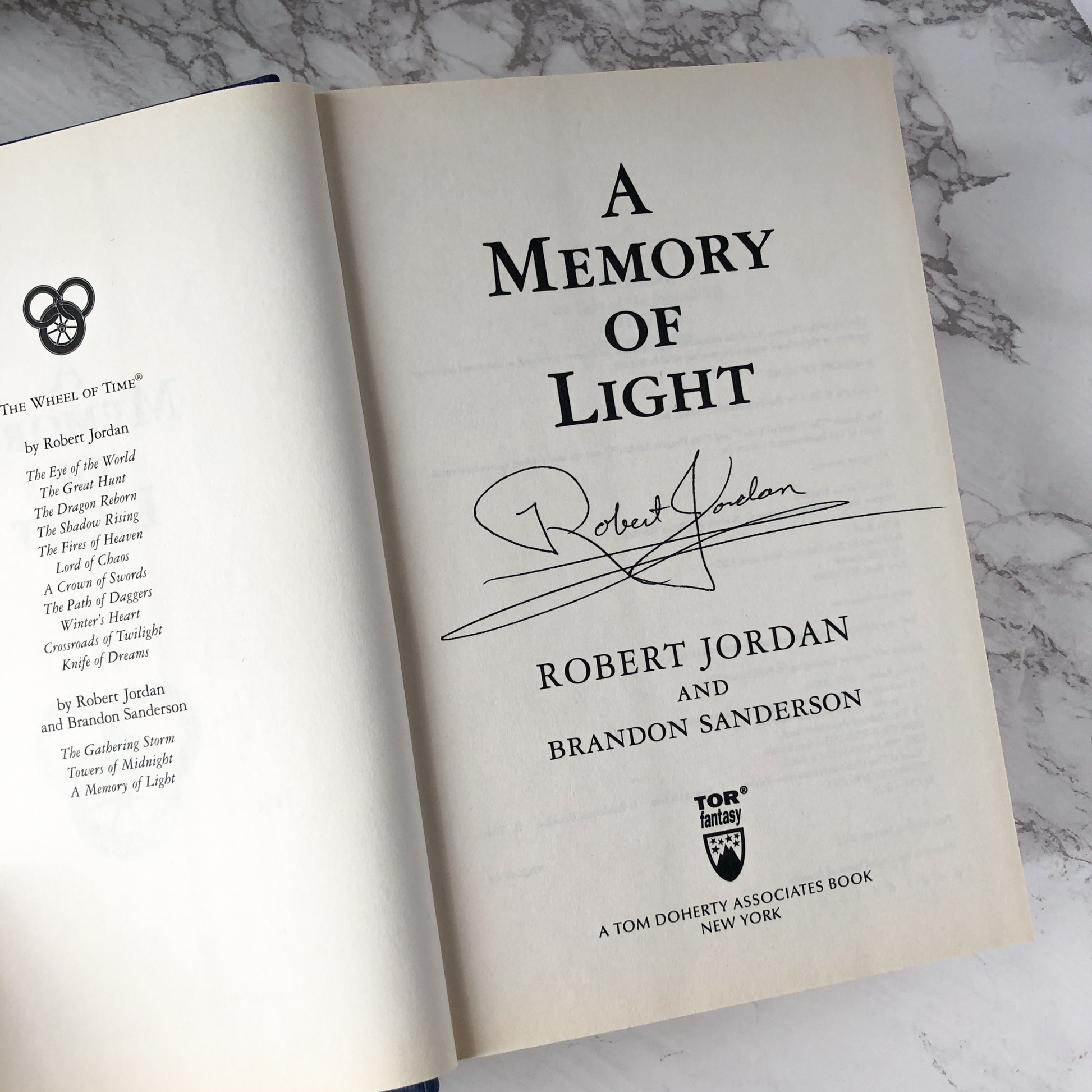 A Memory of Light by Robert Jordan [FIRST EDITION / FIRST PRINTING] - Bookshop Apocalypse
