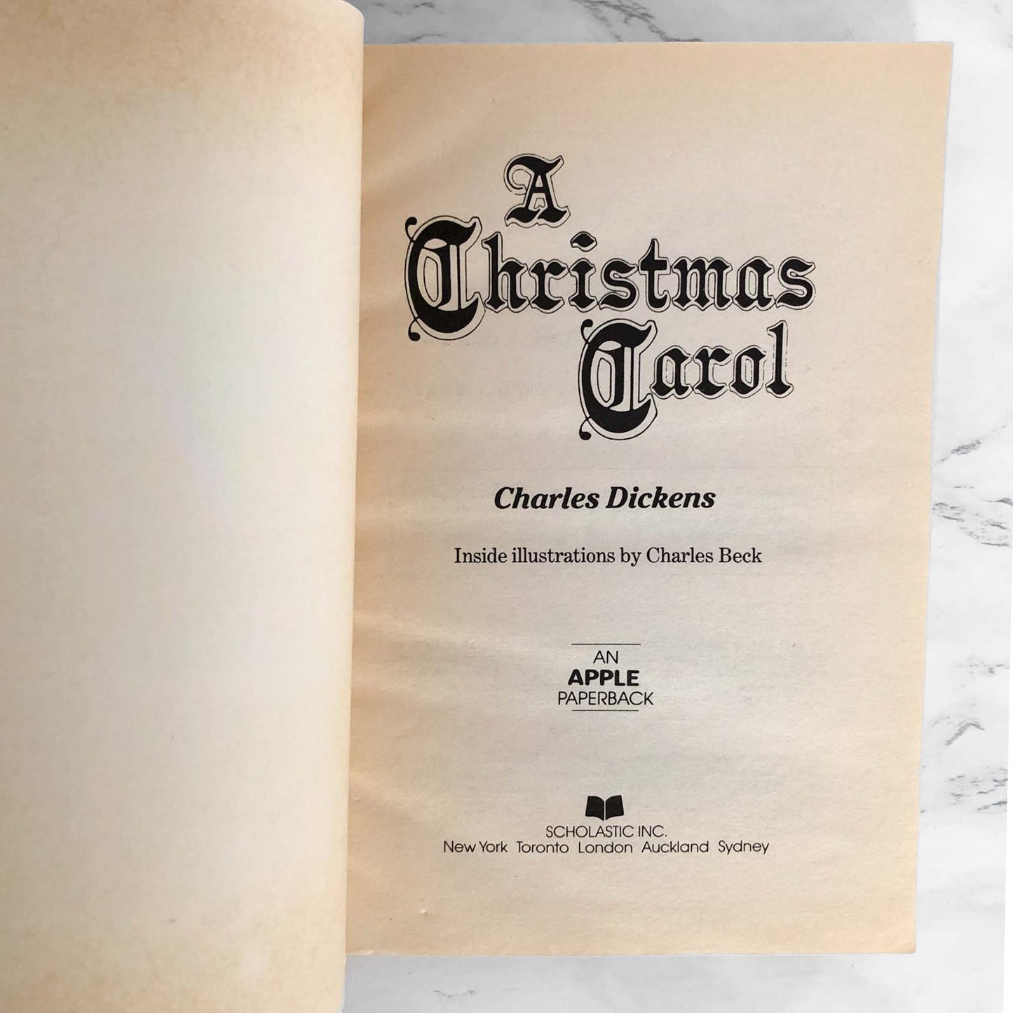 A Christmas Carol by Charles Dickens [TRADE PAPERBACK] 1990 • Apple