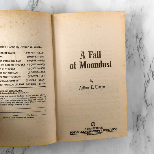 A Fall of Moondust by Arthur C. Clarke [1974 PAPERBACK]
