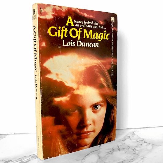 A Gift of Magic by Lois Duncan [1972 PAPERBACK]