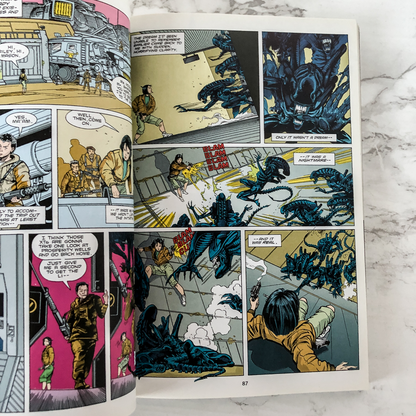 Aliens VS Predator Omnibus [VOLUME 1] - Bookshop Apocalypse