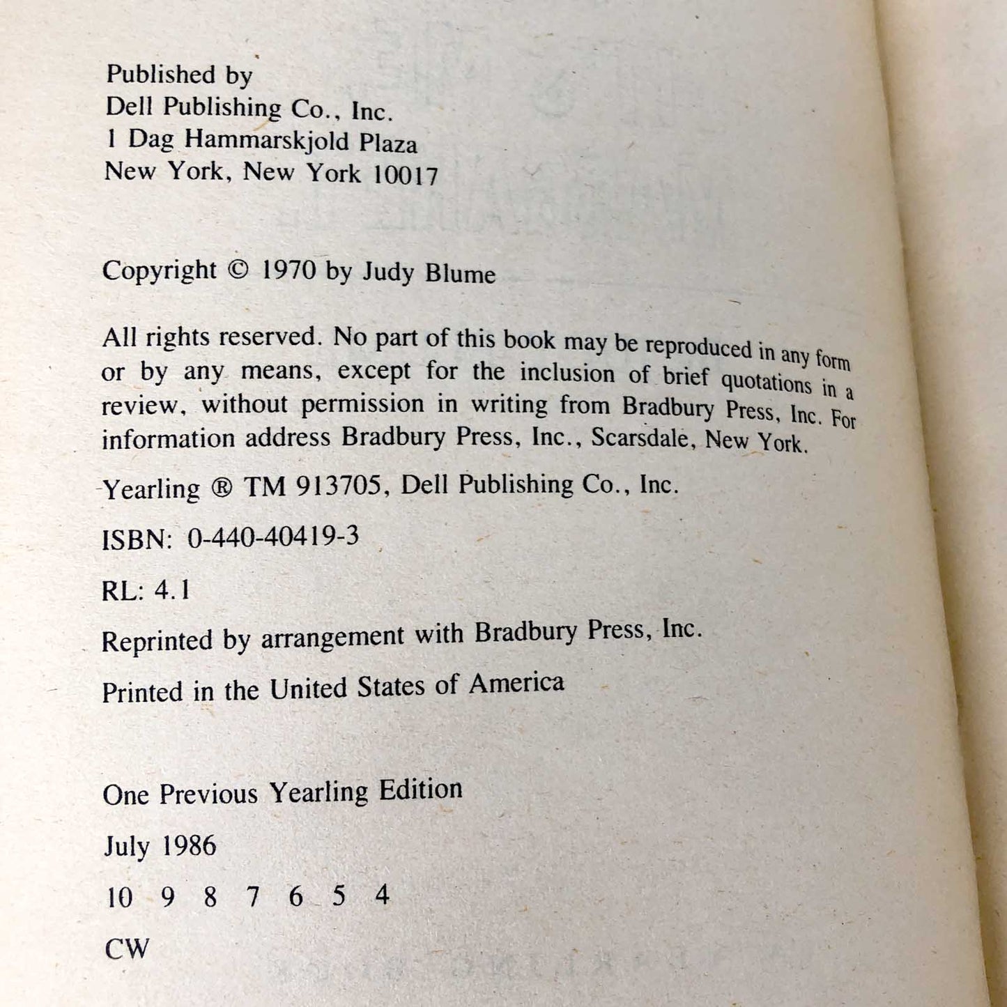Are You There God, It's Me Margaret? by Judy Blume [1986 TRADE PAPERBACK]