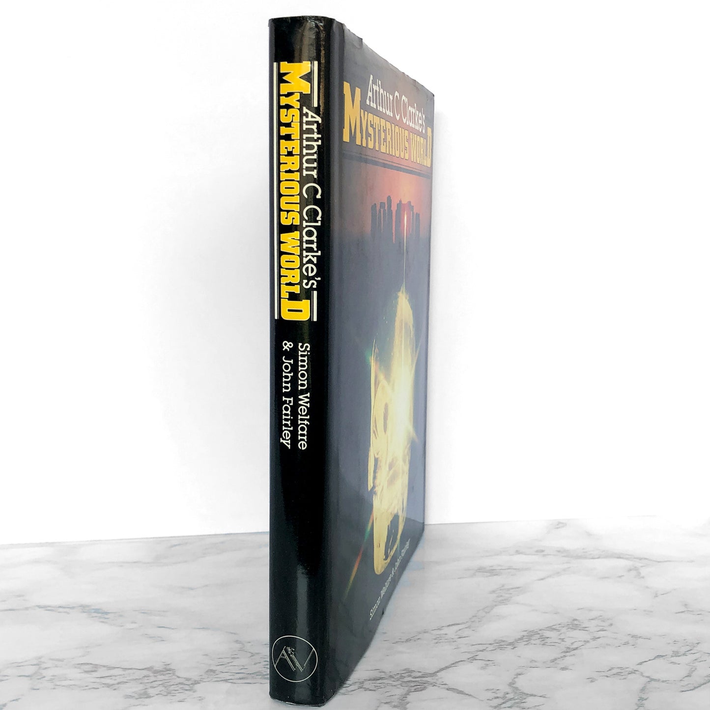 Arthur C. Clarke's Mysterious World by Simon Welfare & John Fairley [FIRST EDITION / 1980]