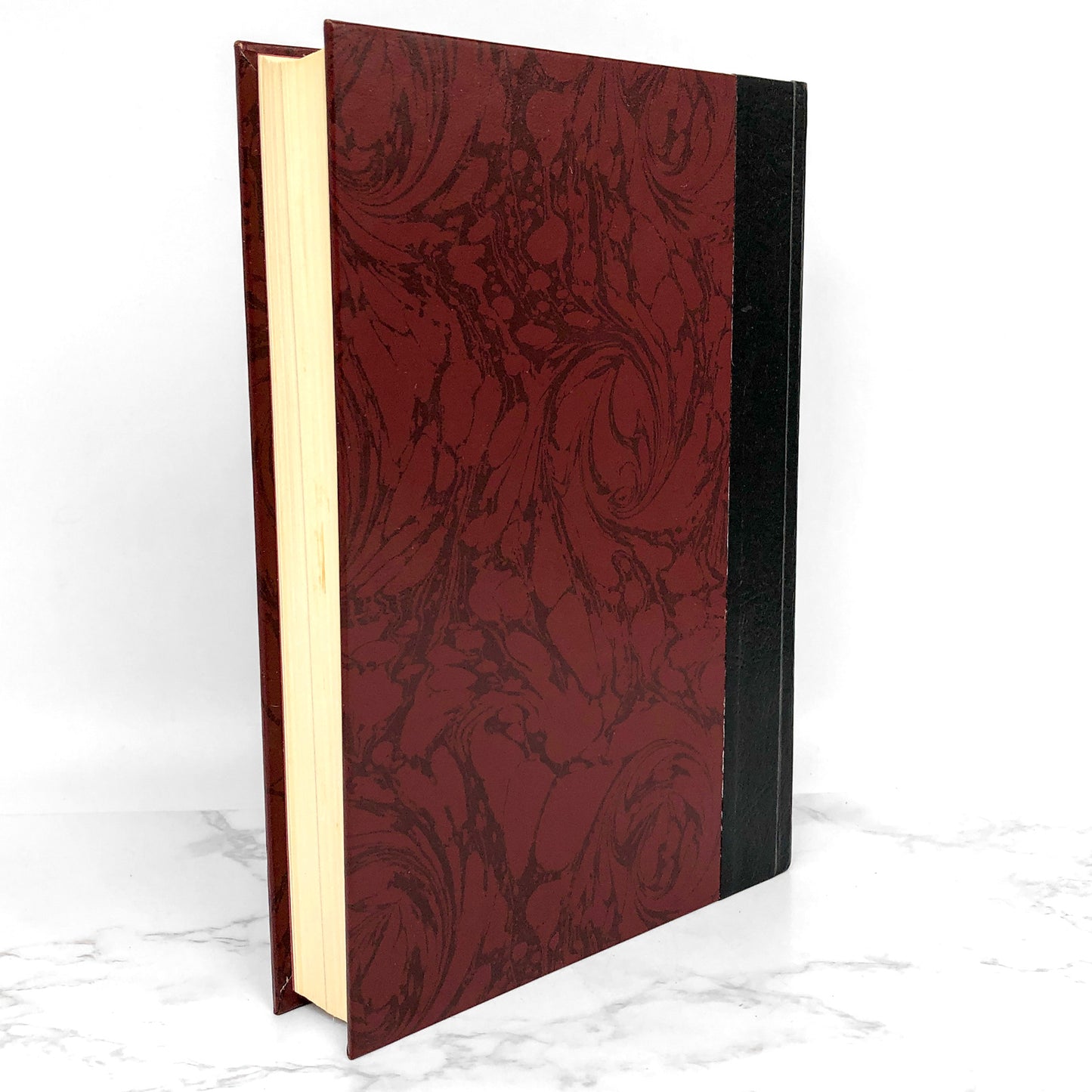 A Study in Scarlet & The Hound of the Baskervilles by Sir Arthur Conan Doyle [ILLUSTRATED HARDCOVER / 1986]