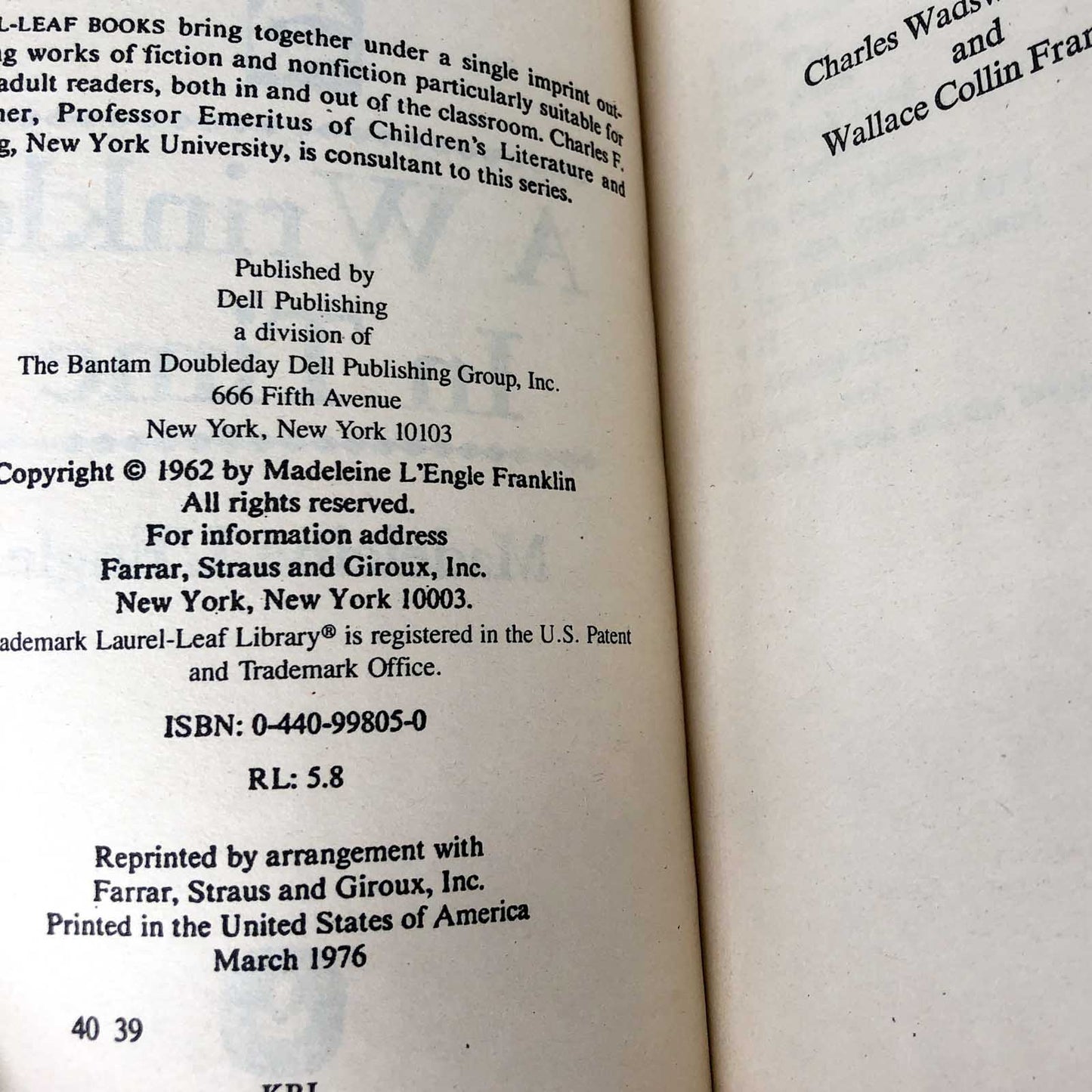 A Wrinkle in Time by Madeleine L'Engle [1976 DELL PAPERBACK]