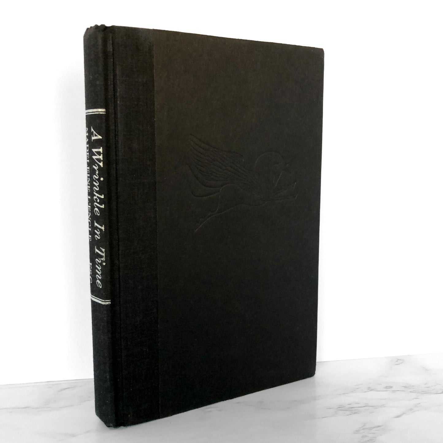 A Wrinkle in Time by Madeleine L'Engle [1996 HARDCOVER]