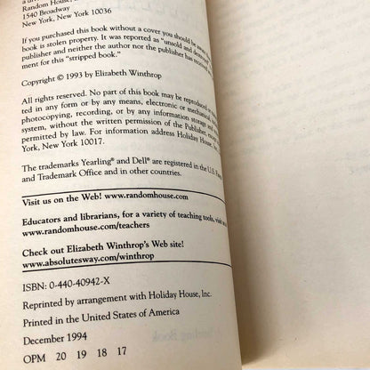 The Battle for the Castle by Elizabeth Winthrop [FIRST PAPERBACK EDITION] 1994