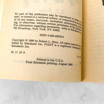 Beach Party by R.L. Stine [1990 PAPERBACK] Point Horror #18