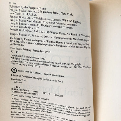 Beloved by Toni Morrison [TRADE PAPERBACK / 1988]