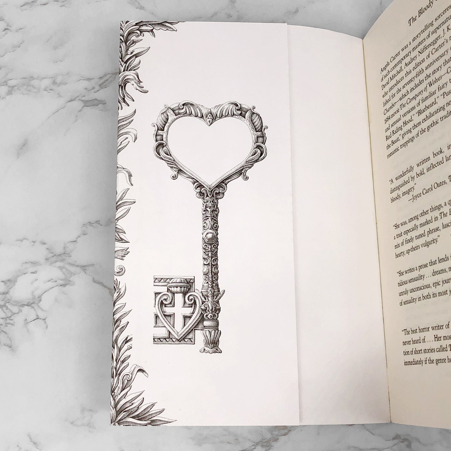 The Bloody Chamber & Other Stories by Angela Carter [PENGUIN DELUXE EDITION] • 2015