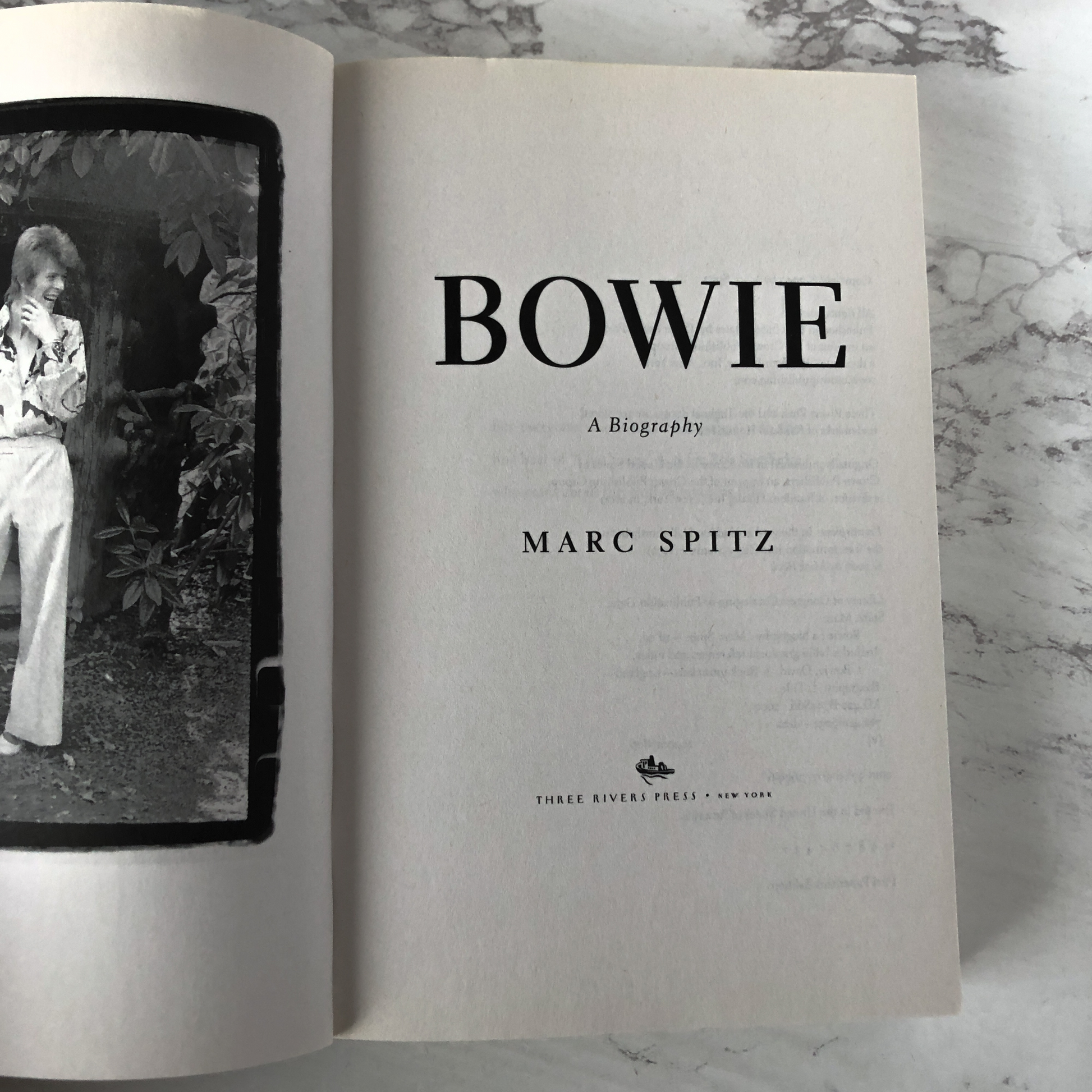 Bowie: A Biography by Marc Spitz [2015 DELUXE PAPERBACK] - Bookshop Apocalypse