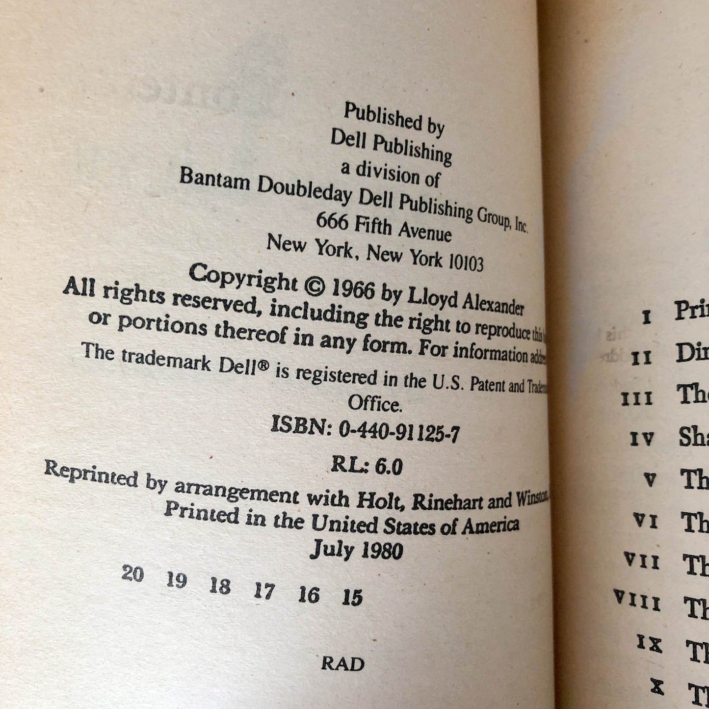 The Castle Of Llyr by Lloyd Alexander [1980 PAPERBACK]