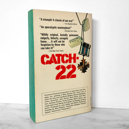 Catch-22 by Joseph Heller [1970 DELL PAPERBACK]