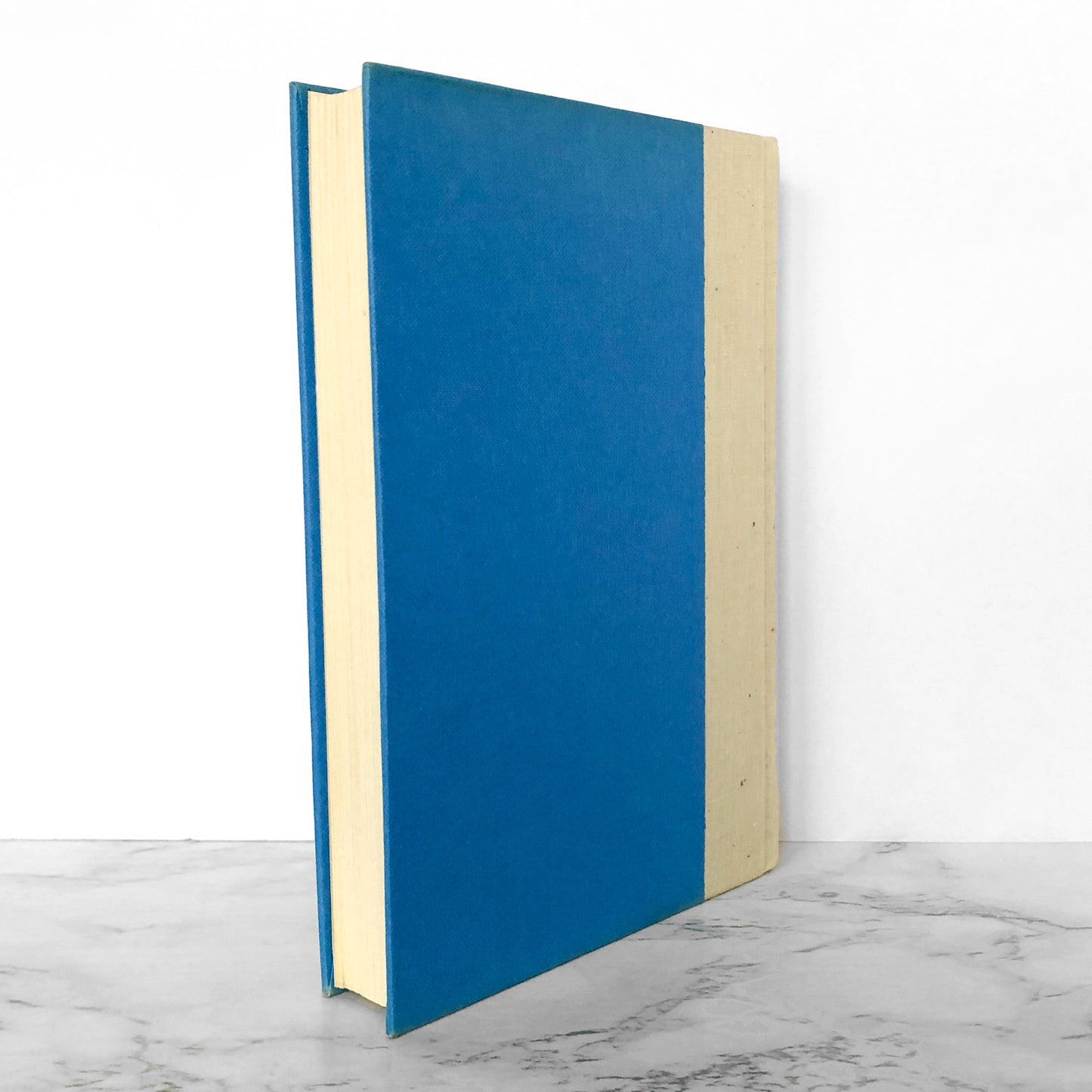 Cat Chaser by Elmore Leonard SIGNED! [FIRST EDITION • FIRST PRINTING] 1982