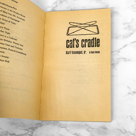 Cat's Cradle by Kurt Vonnegut [1982 DELL PAPERBACK]