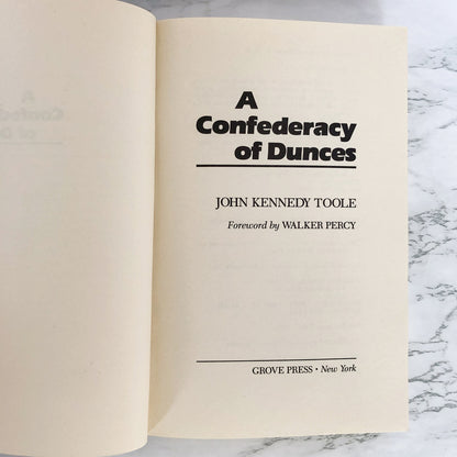 A Confederacy of Dunces by John Kennedy Toole [TRADE PAPERBACK / 1987]