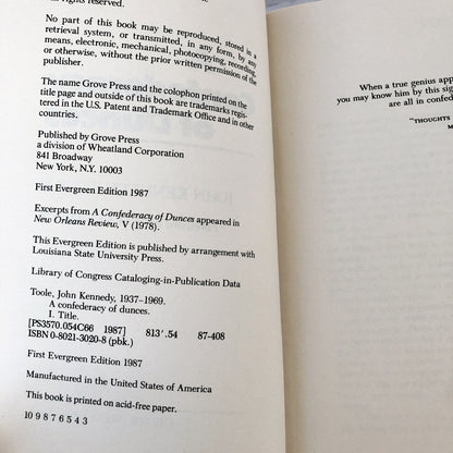 A Confederacy of Dunces by John Kennedy Toole [TRADE PAPERBACK / 1987]