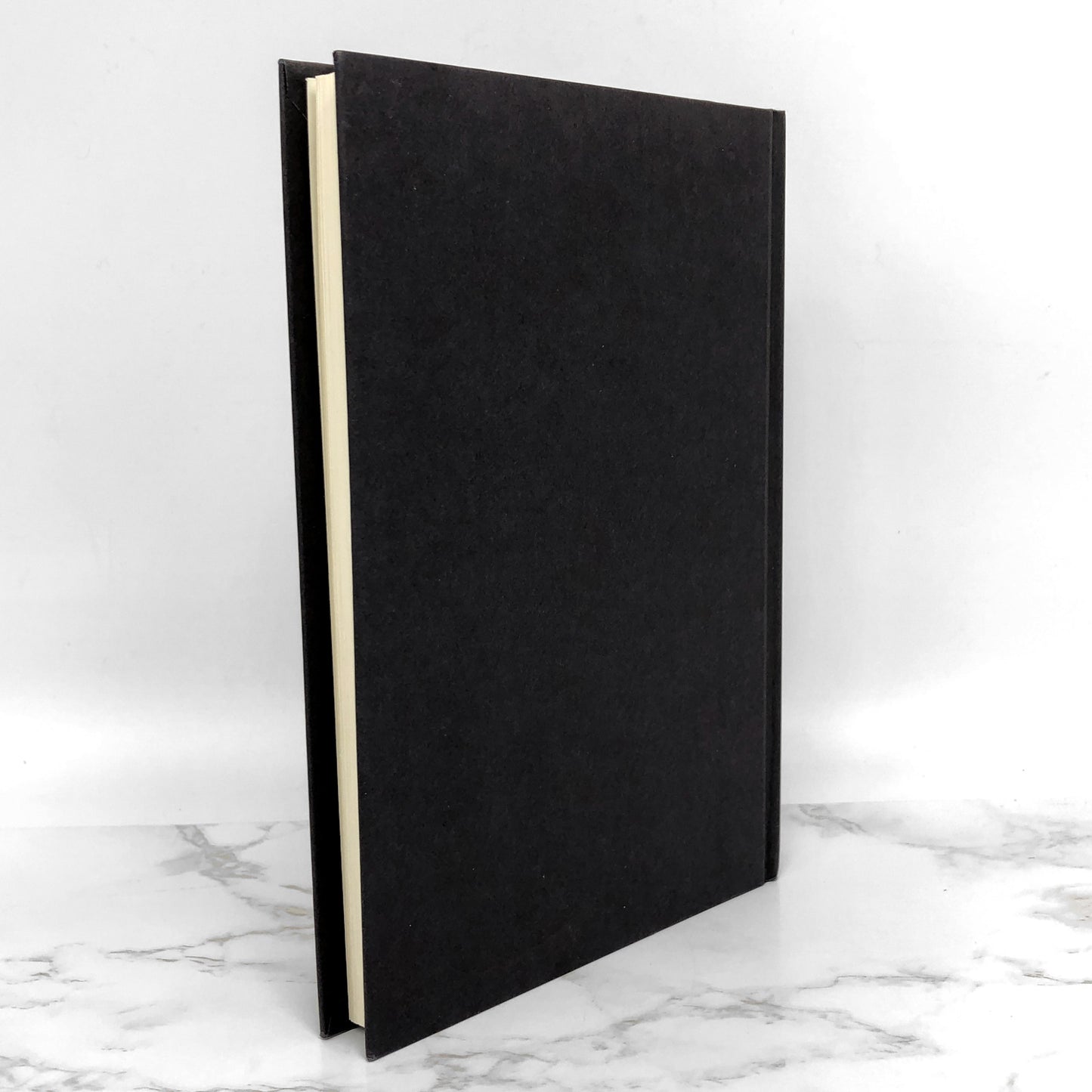 Coraline by Neil Gaiman [2002 HARDCOVER]