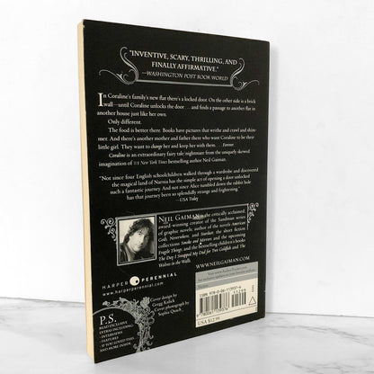 Coraline by Neil Gaiman [2006 TRADE PAPERBACK]