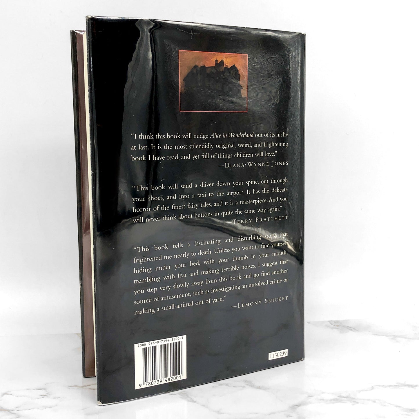 Coraline by Neil Gaiman [2002 HARDCOVER]