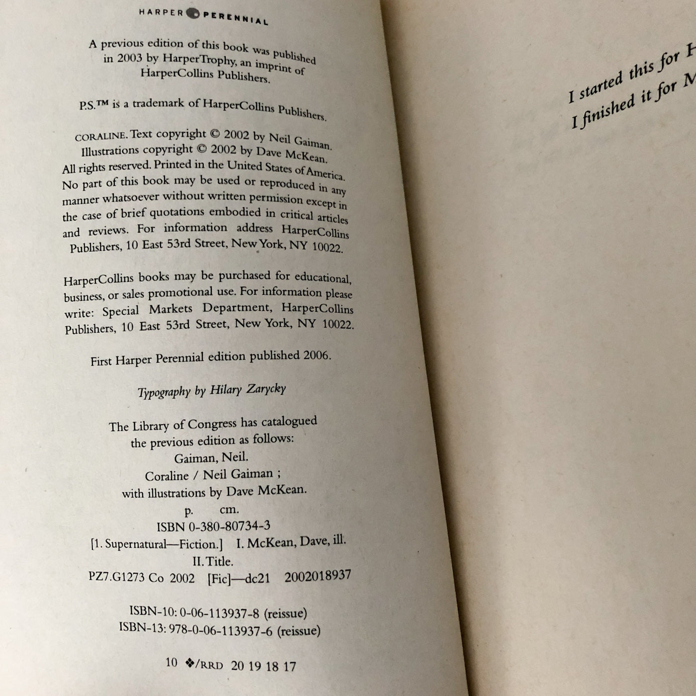 Coraline by Neil Gaiman [2006 TRADE PAPERBACK]