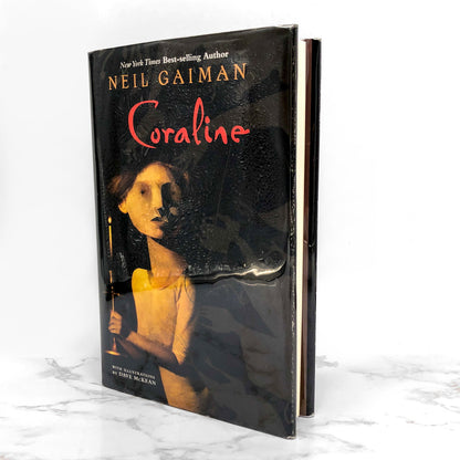 Coraline by Neil Gaiman [2002 HARDCOVER]