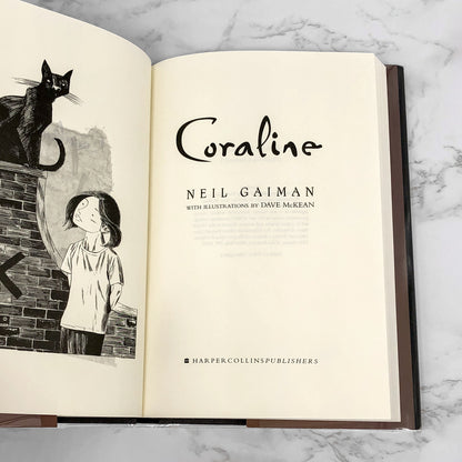 Coraline by Neil Gaiman [2002 HARDCOVER]