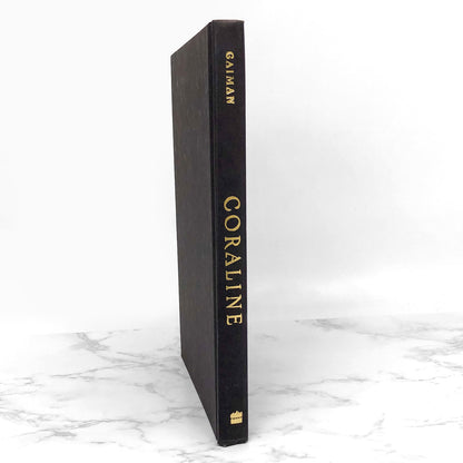 Coraline by Neil Gaiman [2002 HARDCOVER]