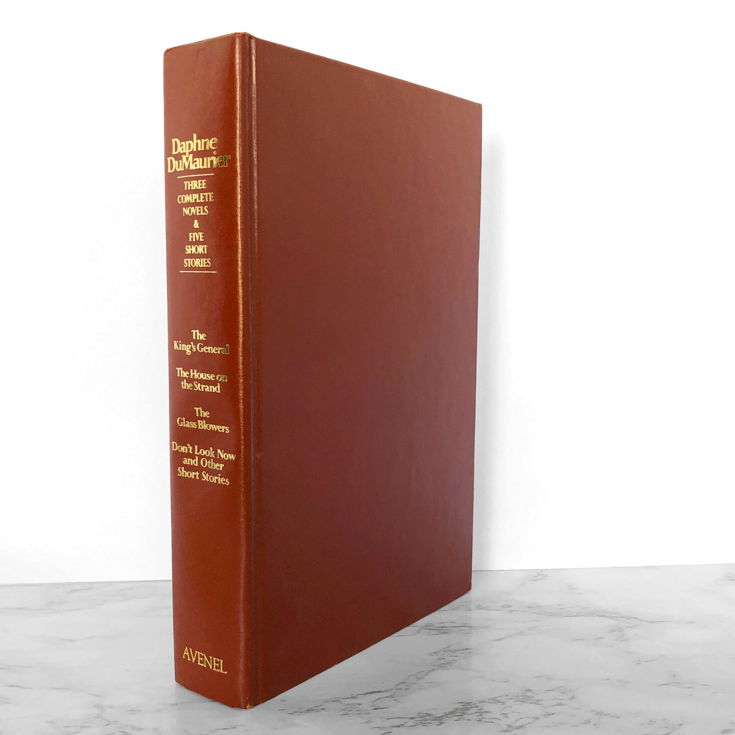 Daphne du Maurier: Three Complete Novels & Five Short Stories [HARDCOVER OMNIBUS] 1981 • Avenel