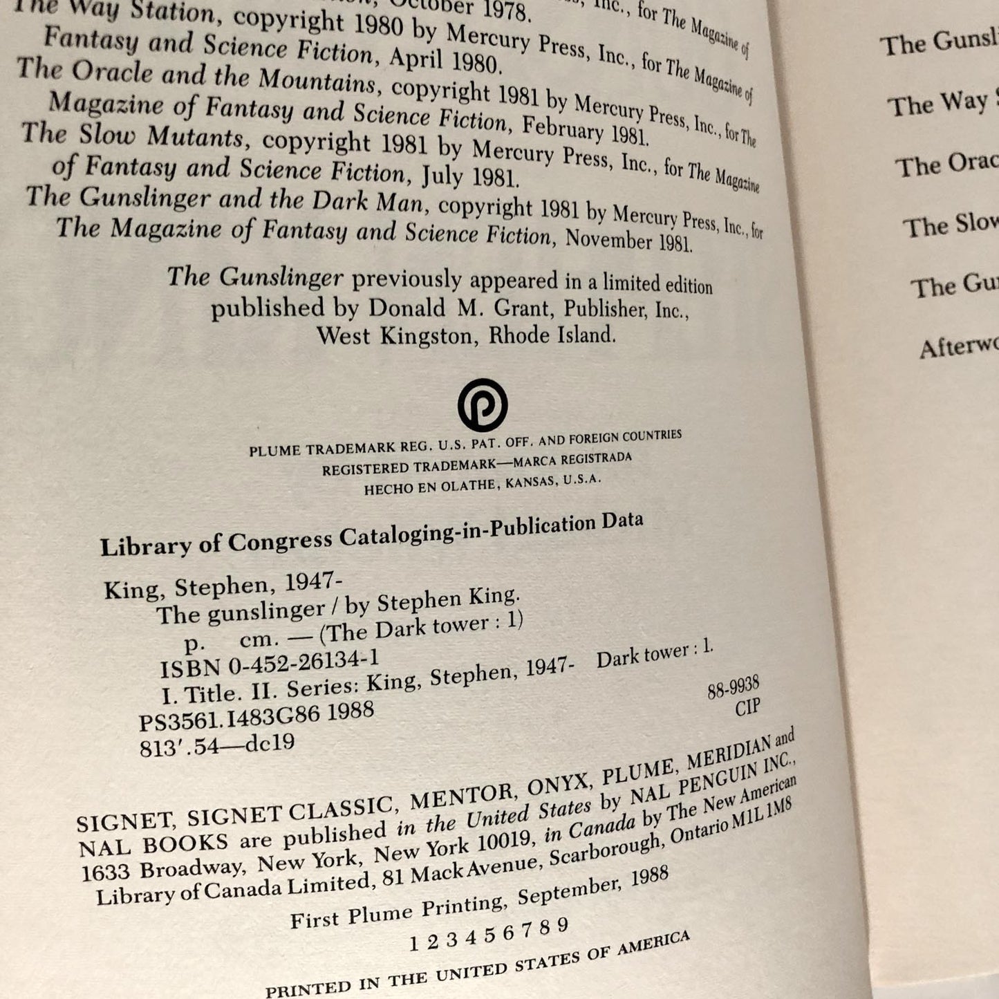 The Dark Tower I: The Gunslinger by Stephen King [FIRST PLUME PRINTING / 1988]