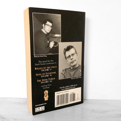 The Dark Tower I: The Gunslinger by Stephen King [REVISED PAPERBACK / 2003]