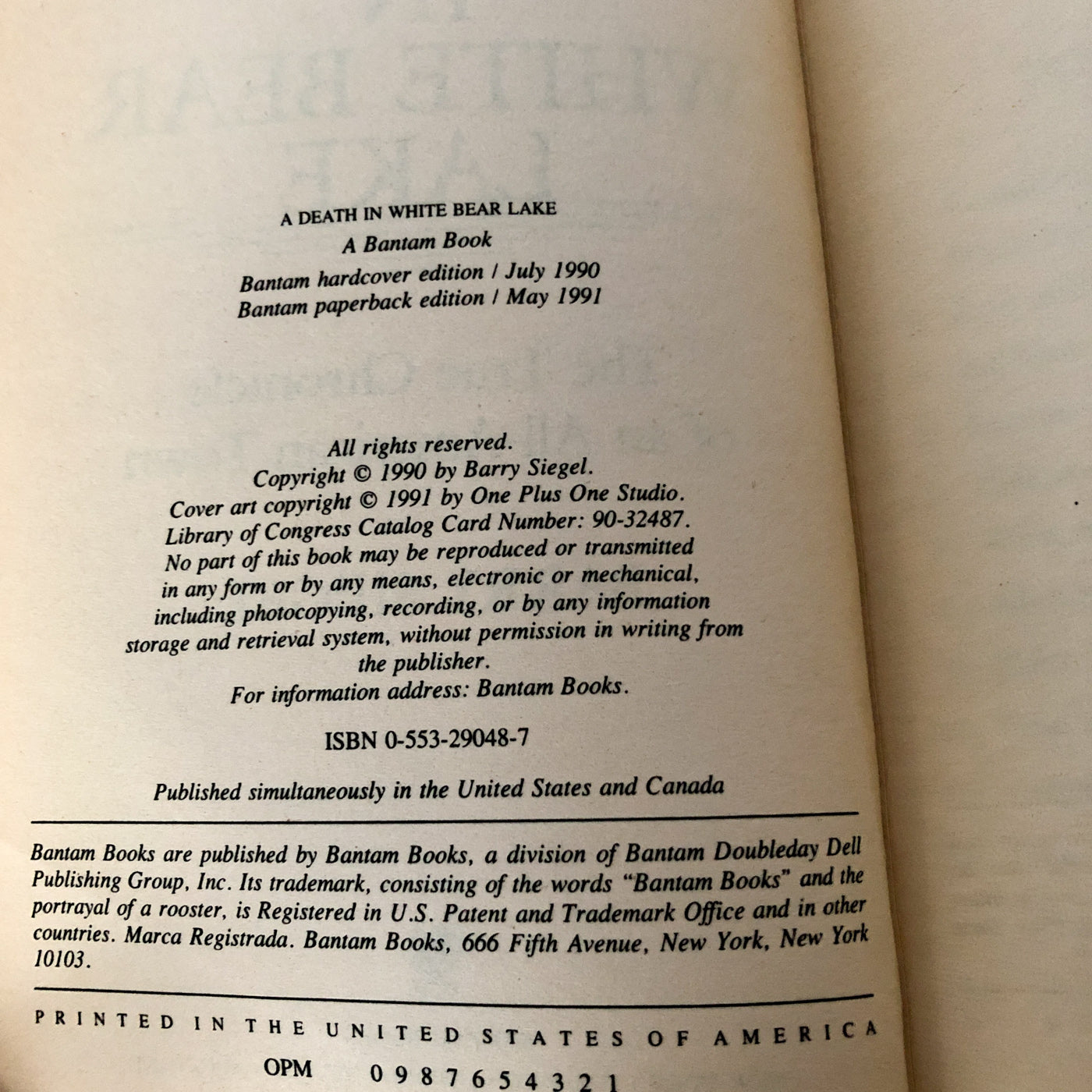 A Death in White Bear Lake by Barry Siegel [FIRST PAPERBACK PRINT / 1991]