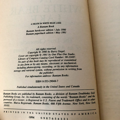 A Death in White Bear Lake by Barry Siegel [FIRST PAPERBACK PRINT / 1991]