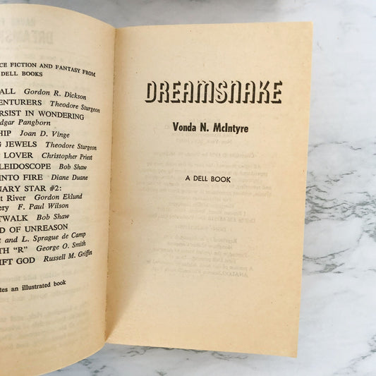 Dreamsnake by Vonda N. McIntyre [FIRST PAPERBACK PRINTING / 1979]