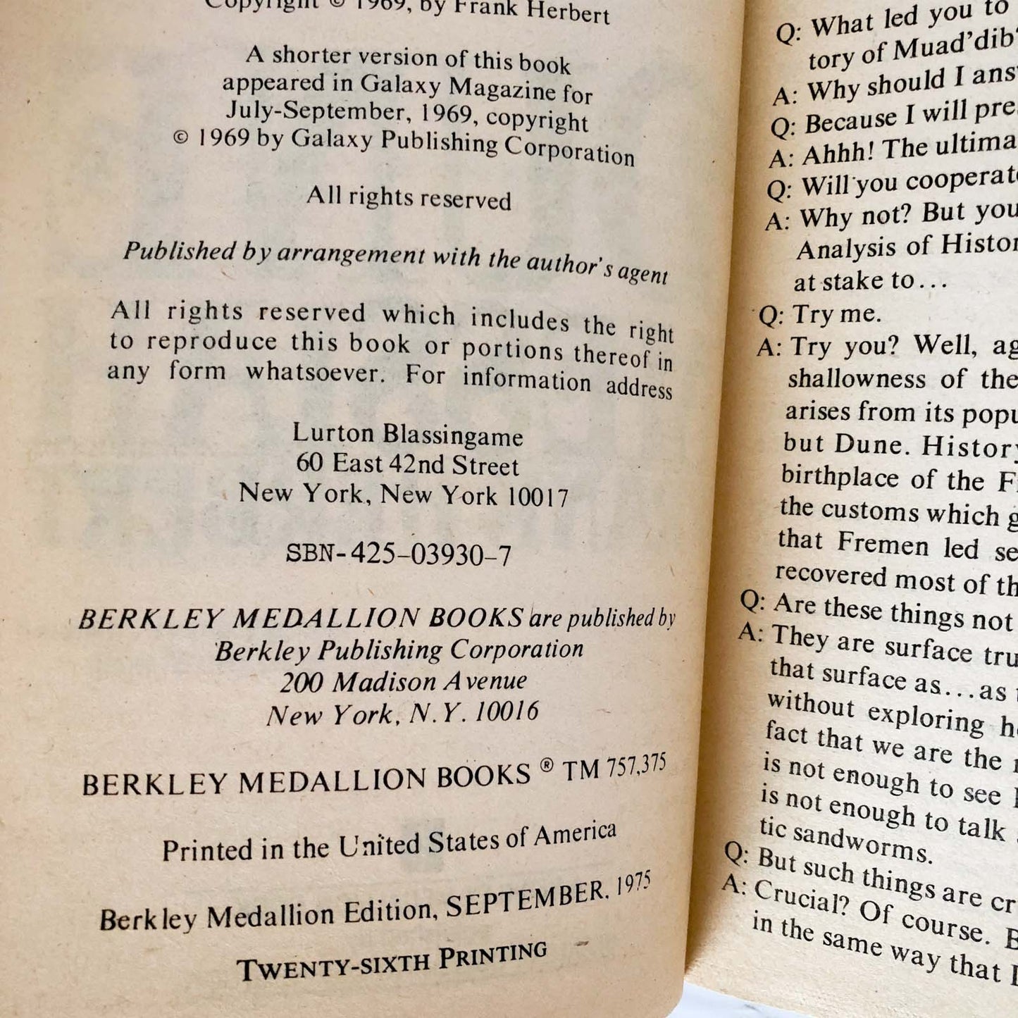 Dune Messiah by Frank Herbert [1975 PAPERBACK] • Berkley Medallion