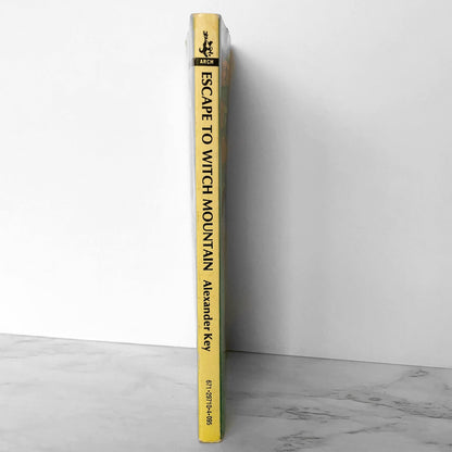 Escape to Witch Mountain by Alexander Key [1975 PAPERBACK]