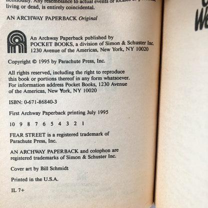 Fear Street #32: College Weekend by R.L. Stine [1995 PAPERBACK] - Bookshop Apocalypse