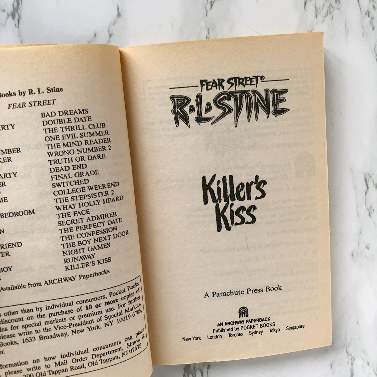 Fear Street #42: Killer's Kiss by R.L. Stine [1997 PAPERBACK] - Bookshop Apocalypse
