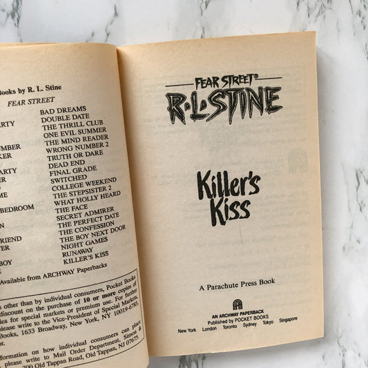 Fear Street #42: Killer's Kiss by R.L. Stine [1997 PAPERBACK] - Bookshop Apocalypse
