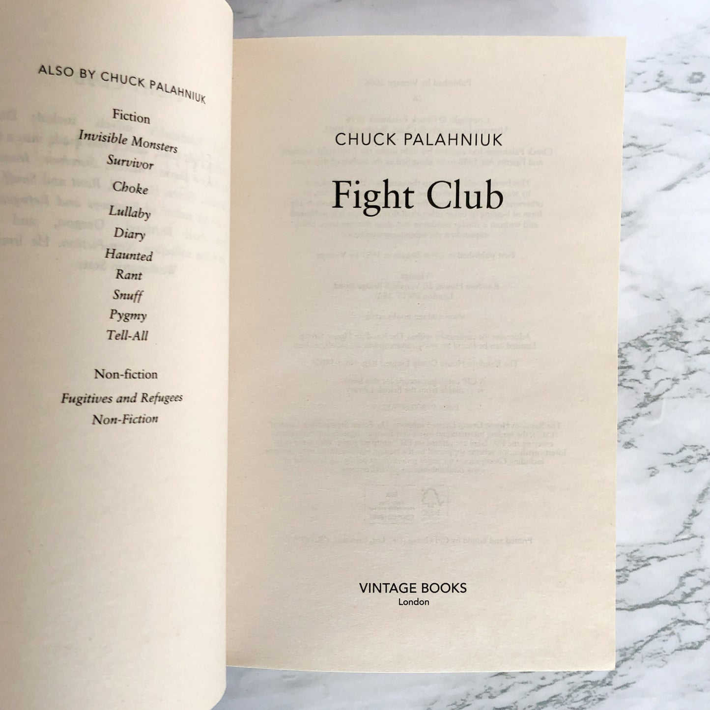 Fight Club by Chuck Palahniuk [U.K. TRADE PAPERBACK] 2005 • Vintage