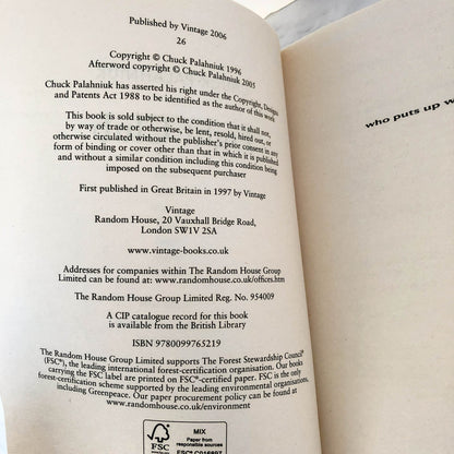 Fight Club by Chuck Palahniuk [U.K. TRADE PAPERBACK] 2005 • Vintage